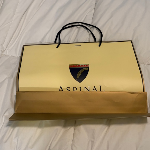 Aspinal of London Gift Box with Tissue & Shopper Bag - Picture 6 of 6